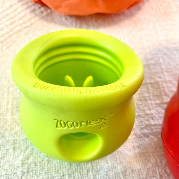 Doggy Pet Bundle - Kong Chew Toy Travel Water Bowl - Picture 2 of 6